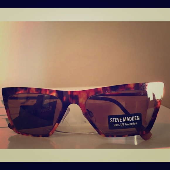 Steve Madden 50mm Metal Frame Cat Eye Sunglasses - Picture 1 of 5